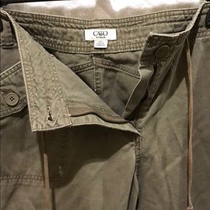 Women’s khaki capris